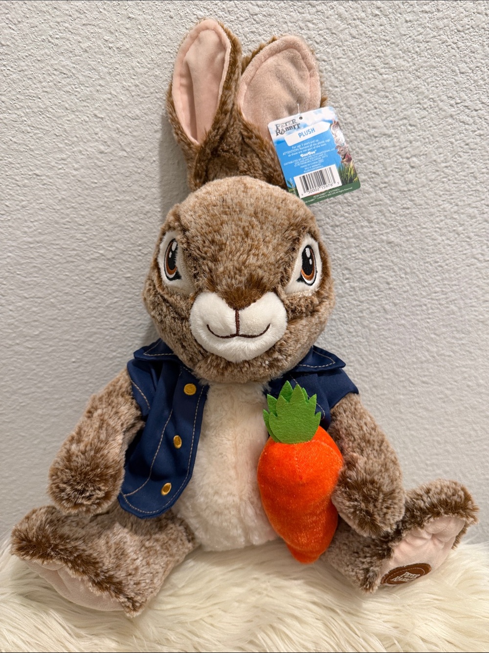 Dan Dee  Peter Rabbit 2 Movie 2025 stuffed Plush Bunny (Large sitting w/Carrot)